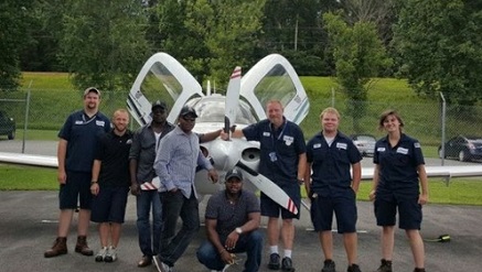 *Cirrus SR 22 and technical team